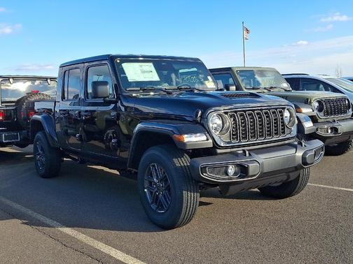 2026 Jeep Gladiator Sport