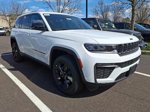 Bright White Clearcoat 2026 Jeep Grand Cherokee Limited 4x4
