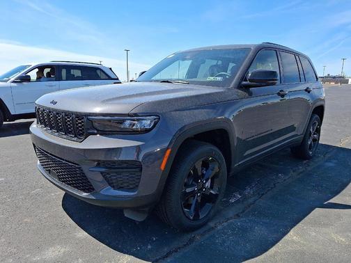 2025 Jeep Grand Cherokee Laredo