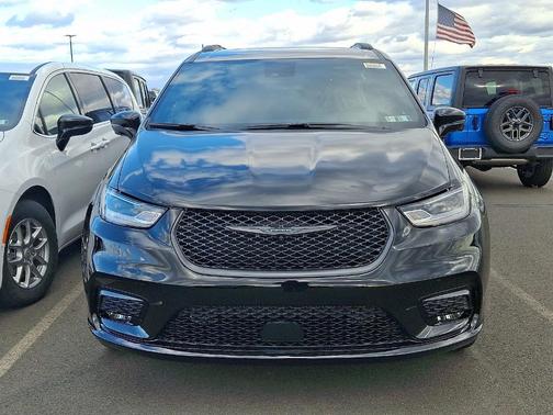 2026 Chrysler Pacifica Select AWD