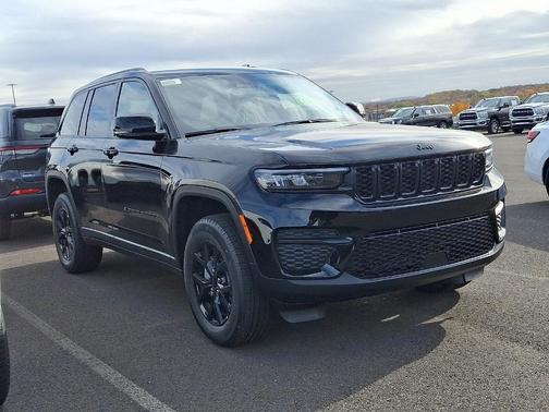 2025 Jeep Grand Cherokee Laredo