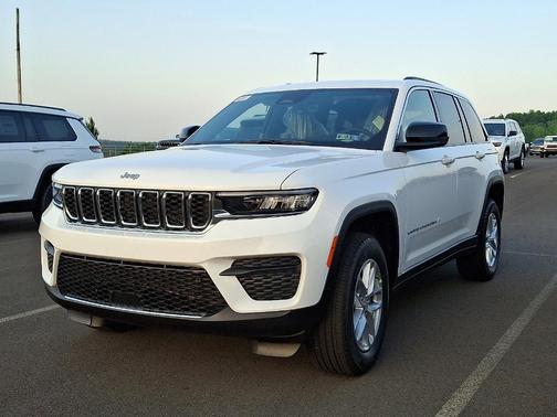2025 Jeep Grand Cherokee Laredo