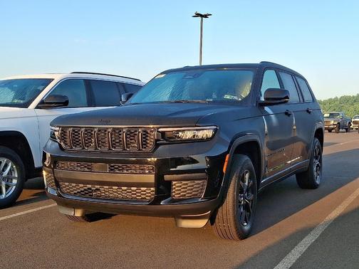 2025 Jeep Grand Cherokee L Laredo