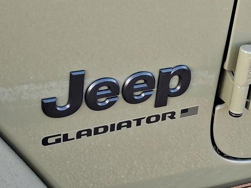 2025 Jeep Gladiator Sport