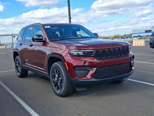 2025 Jeep Grand Cherokee Laredo