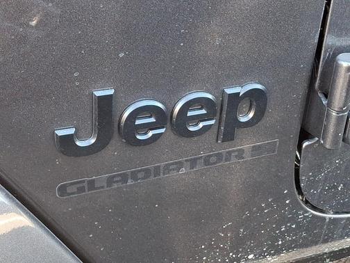 2026 Jeep Gladiator Sport