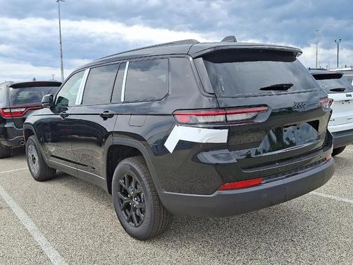 2025 Jeep Grand Cherokee L Laredo