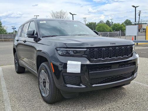 2025 Jeep Grand Cherokee L Laredo