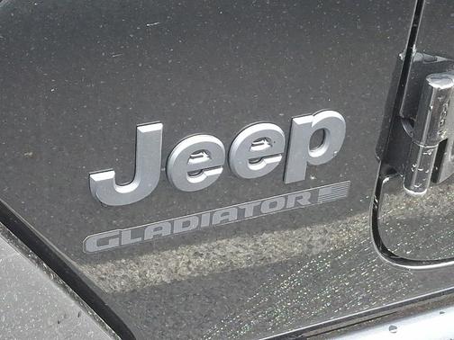 2025 Jeep Gladiator Sport