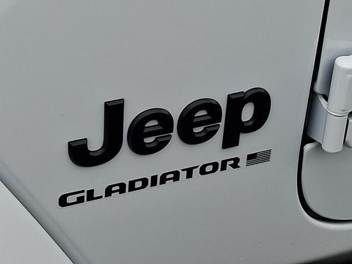 2026 Jeep Gladiator Sport