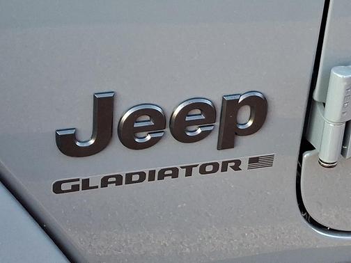 2025 Jeep Gladiator Sport