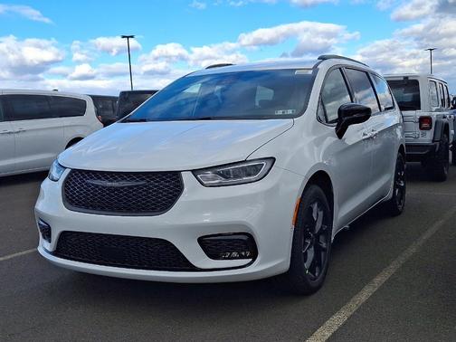 2026 Chrysler Pacifica Select AWD