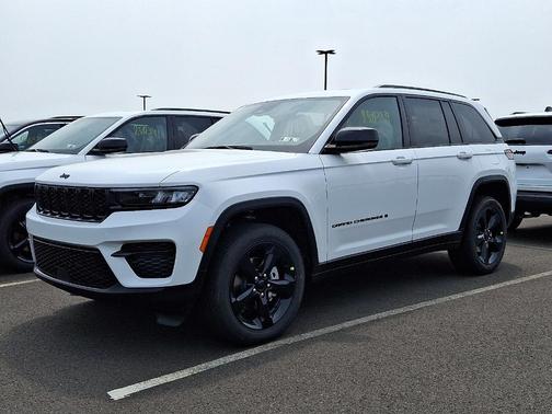 2025 Jeep Grand Cherokee Laredo