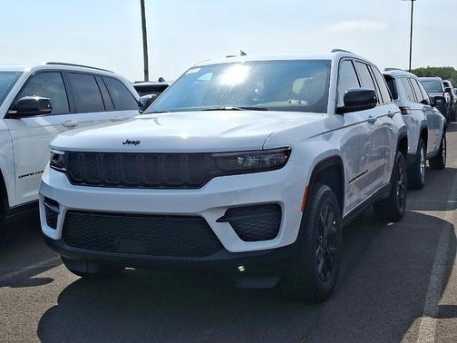 2025 Jeep Grand Cherokee Laredo