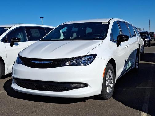 2026 Chrysler Voyager LX