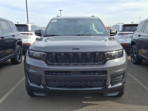 2025 Jeep Grand Cherokee L Laredo