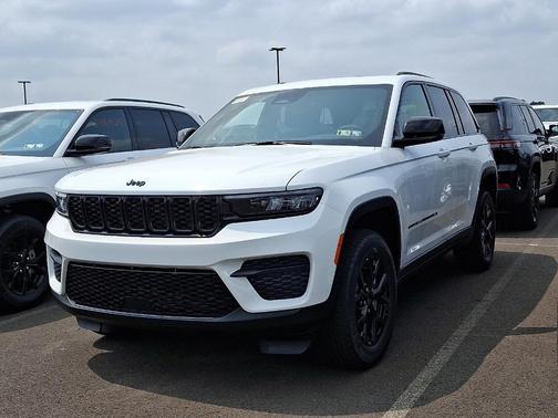 2025 Jeep Grand Cherokee Laredo
