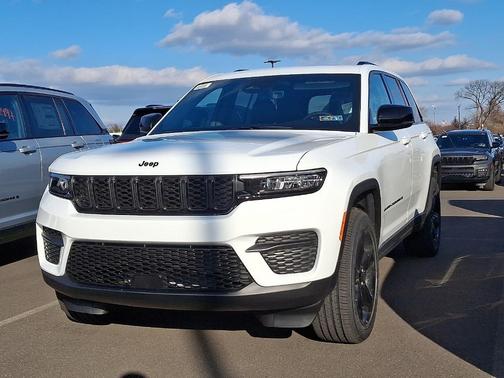 2025 Jeep Grand Cherokee Laredo