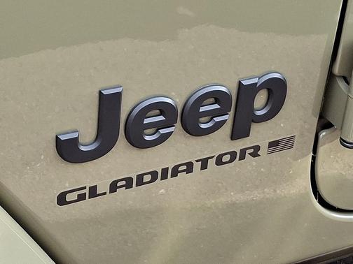 2025 Jeep Gladiator Sport