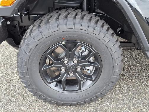 2025 Jeep Gladiator Sport