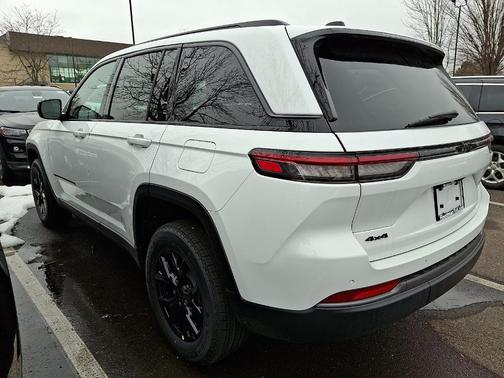 2026 Jeep Grand Cherokee Altitude 4x4