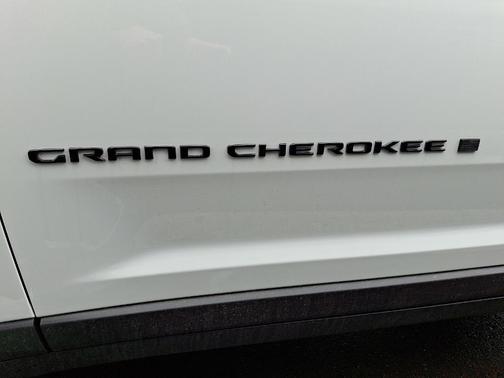 2026 Jeep Grand Cherokee Altitude 4x4