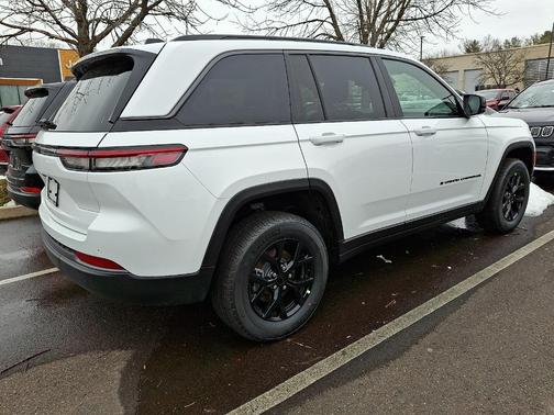 2026 Jeep Grand Cherokee Altitude 4x4
