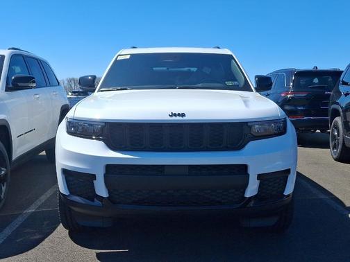 2025 Jeep Grand Cherokee L Laredo