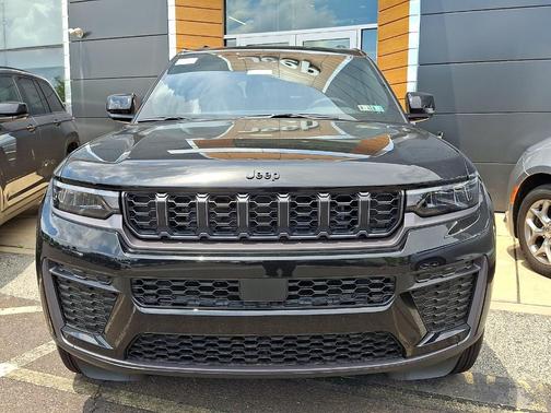 Diamond Black 2026 Jeep Grand Cherokee L Altitude 4x4