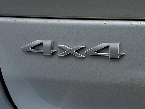 Silver Zynith 2026 Jeep Grand Cherokee Altitude 4x4