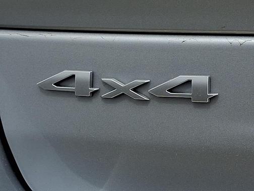 Silver Zynith 2026 Jeep Grand Cherokee Altitude 4x4