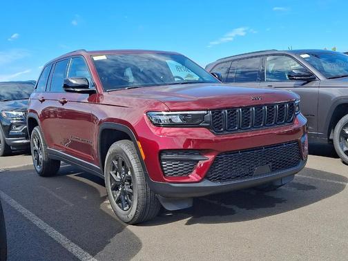 2025 Jeep Grand Cherokee Laredo
