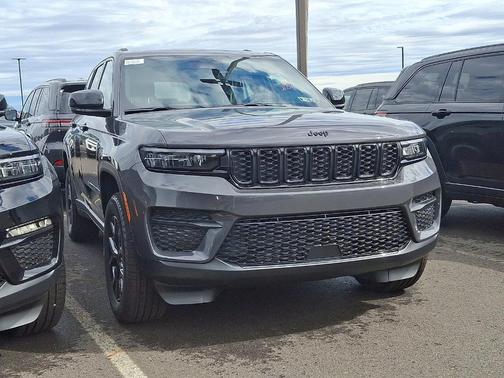 2025 Jeep Grand Cherokee Laredo