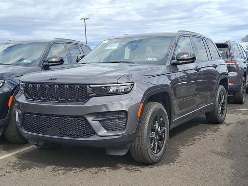 2025 Jeep Grand Cherokee Laredo
