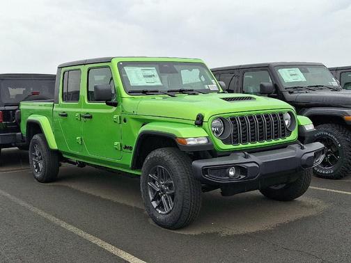 2026 Jeep Gladiator Sport