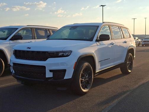 2025 Jeep Grand Cherokee L Laredo