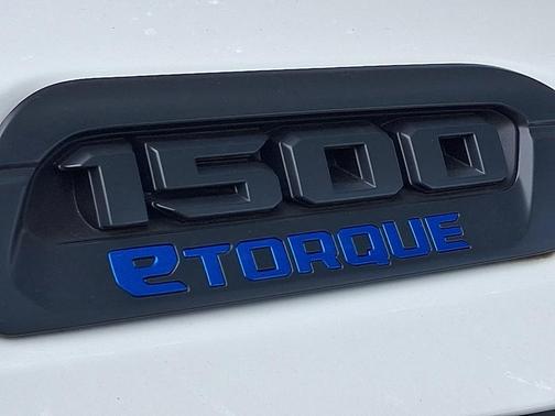 Bright White Clearcoat 2026 RAM 1500 Big Horn/Lone Star