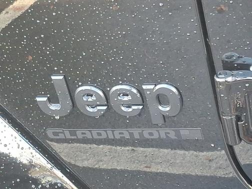 2026 Jeep Gladiator Sport