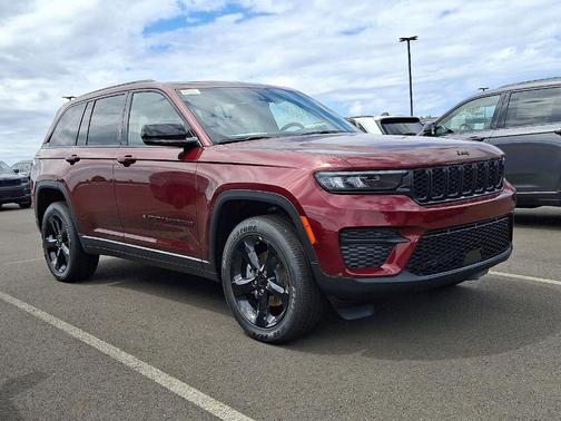 2025 Jeep Grand Cherokee Laredo