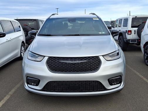 2026 Chrysler Pacifica Select AWD