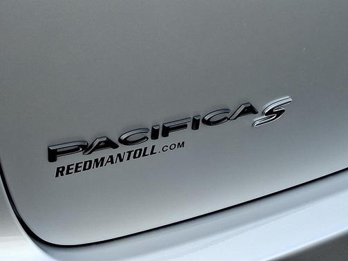 2026 Chrysler Pacifica Select AWD
