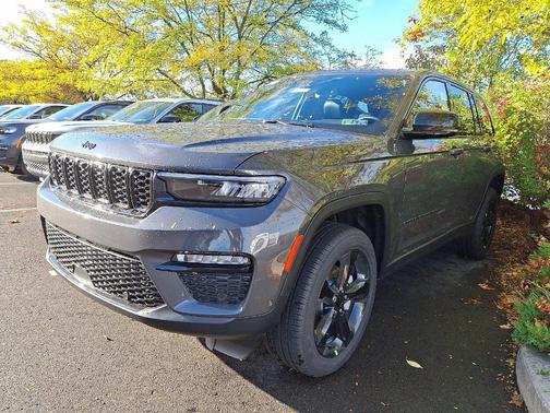 Metallic 2025 Jeep Grand Cherokee Limited