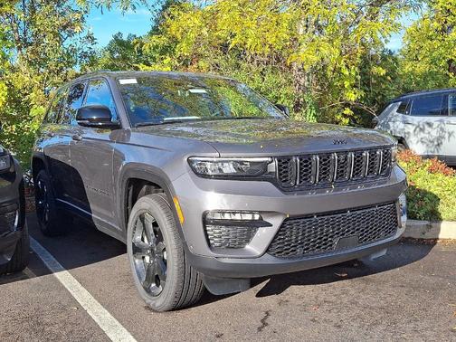 Metallic 2025 Jeep Grand Cherokee Limited