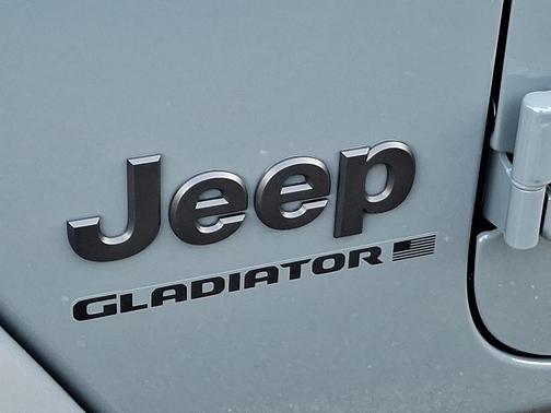 2026 Jeep Gladiator Sport