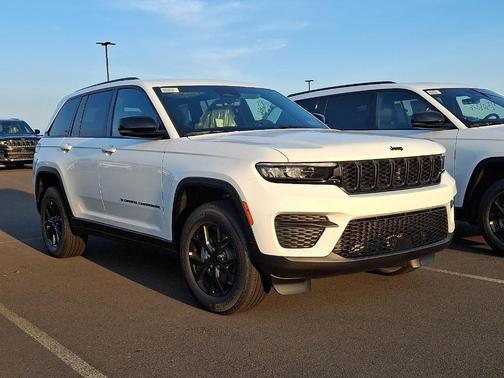 2025 Jeep Grand Cherokee Laredo