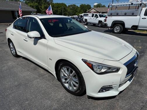 White 2016 INFINITI Q50 3.0T Premium