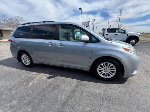 2014 Toyota Sienna XLE