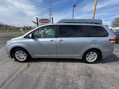 2014 Toyota Sienna XLE