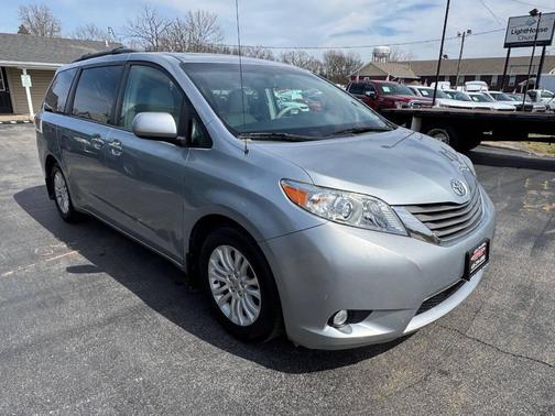 2014 Toyota Sienna XLE