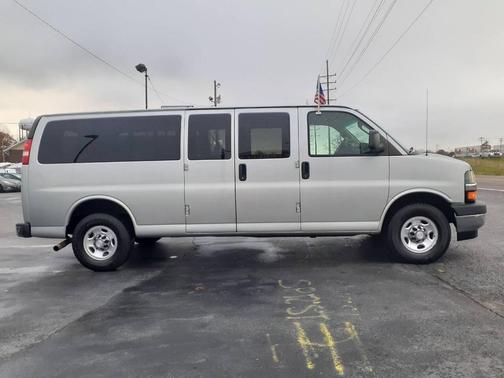 2017 Chevrolet Express 3500 LT